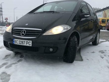 Черный Мерседес А класс, объемом двигателя 1.5 л и пробегом 202 тыс. км за 5500 $, фото 1 на Automoto.ua