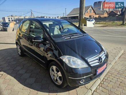 Мерседес А класс 2009 в Калуше на Automoto.ua Черный Мерседес А класс, объемом двигателя 1.7 л и пробегом 223 тыс. км за 5777 $, фото 1 на Automoto.ua