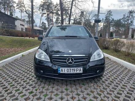 Мерседес А класс 2010 в Киеве на Automoto.ua Черный Мерседес А класс, объемом двигателя 2 л и пробегом 150 тыс. км за 8000 $, фото 1 на Automoto.ua