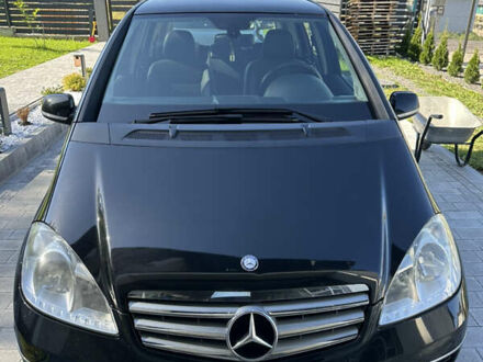 Черный Мерседес А класс, объемом двигателя 1.5 л и пробегом 215 тыс. км за 7700 $, фото 1 на Automoto.ua