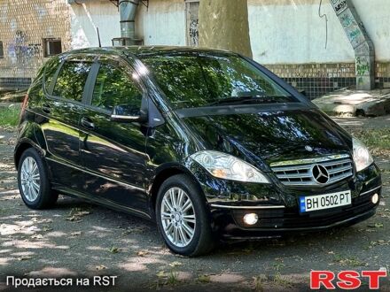 Мерседес А класс 2011 в Одессе на Automoto.ua Черный Мерседес А класс, объемом двигателя 1.7 л и пробегом 111 тыс. км за 8400 $, фото 1 на Automoto.ua