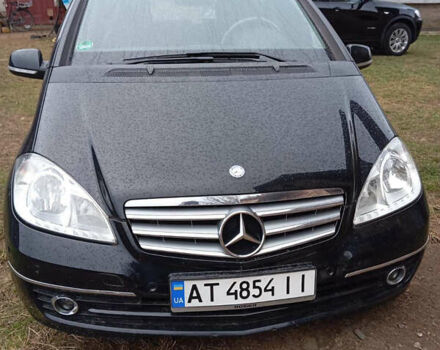 Черный Мерседес А класс, объемом двигателя 1.7 л и пробегом 210 тыс. км за 8700 $, фото 1 на Automoto.ua