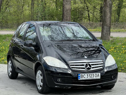 Мерседес А класс 2011 в Дрогобыче на Automoto.ua Черный Мерседес А класс, объемом двигателя 1.99 л и пробегом 177 тыс. км за 6100 $, фото 1 на Automoto.ua
