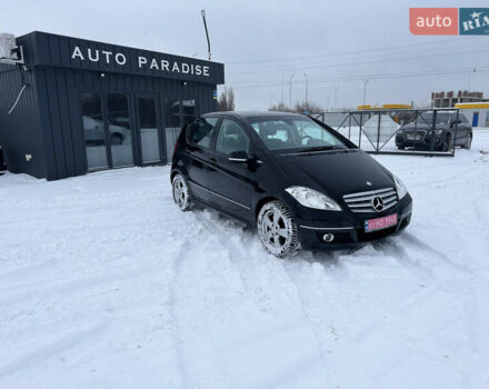 Черный Мерседес А класс, объемом двигателя 1.7 л и пробегом 199 тыс. км за 7490 $, фото 1 на Automoto.ua