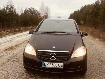 Мерседес А класс 2012 в Владимирце на Automoto.ua Черный Мерседес А класс, объемом двигателя 1.99 л и пробегом 220 тыс. км за 8300 $, фото 1 на Automoto.ua