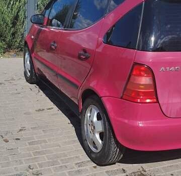 Фиолетовый Мерседес А класс, объемом двигателя 1.4 л и пробегом 245 тыс. км за 3000 $, фото 12 на Automoto.ua