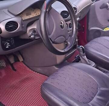 Фиолетовый Мерседес А класс, объемом двигателя 1.4 л и пробегом 245 тыс. км за 3000 $, фото 14 на Automoto.ua