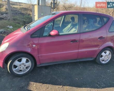 Фиолетовый Мерседес А класс, объемом двигателя 1.6 л и пробегом 175 тыс. км за 3000 $, фото 2 на Automoto.ua