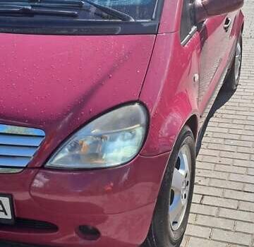 Фиолетовый Мерседес А класс, объемом двигателя 1.4 л и пробегом 245 тыс. км за 3000 $, фото 3 на Automoto.ua