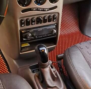 Фиолетовый Мерседес А класс, объемом двигателя 1.4 л и пробегом 245 тыс. км за 3000 $, фото 9 на Automoto.ua