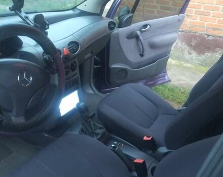 Фиолетовый Мерседес А класс, объемом двигателя 1.4 л и пробегом 222 тыс. км за 3800 $, фото 2 на Automoto.ua