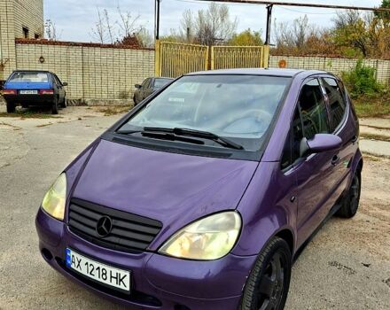 Фиолетовый Мерседес А класс, объемом двигателя 1.9 л и пробегом 316 тыс. км за 2400 $, фото 1 на Automoto.ua