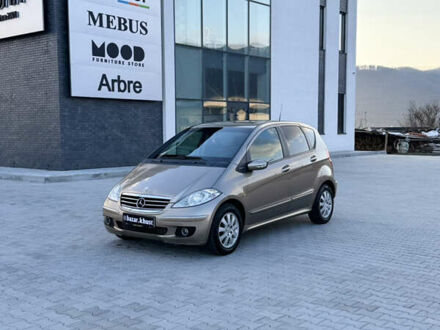 Мерседес А класс 2005 в Хусте на Automoto.ua Коричневый Мерседес А класс, объемом двигателя 2 л и пробегом 250 тыс. км за 5200 $, фото 1 на Automoto.ua