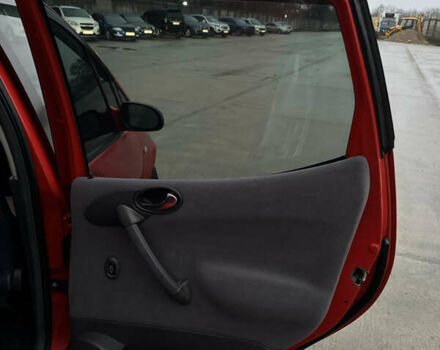 Красный Мерседес А класс, объемом двигателя 1.6 л и пробегом 268 тыс. км за 2999 $, фото 24 на Automoto.ua