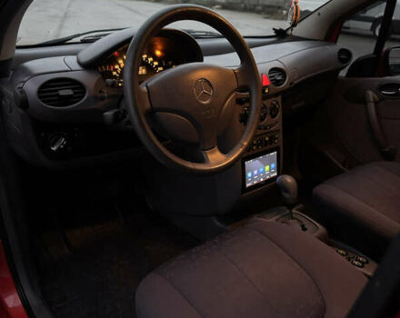 Красный Мерседес А класс, объемом двигателя 1.6 л и пробегом 268 тыс. км за 2999 $, фото 16 на Automoto.ua