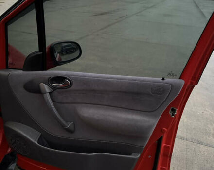 Красный Мерседес А класс, объемом двигателя 1.6 л и пробегом 268 тыс. км за 2999 $, фото 21 на Automoto.ua