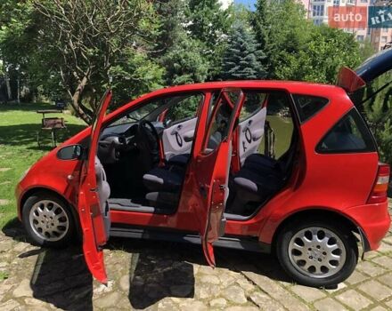 Красный Мерседес А класс, объемом двигателя 1.4 л и пробегом 130 тыс. км за 4300 $, фото 2 на Automoto.ua