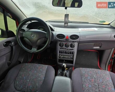 Червоний Мерседес А клас, об'ємом двигуна 1.69 л та пробігом 235 тис. км за 3900 $, фото 9 на Automoto.ua