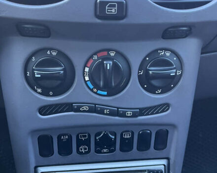 Красный Мерседес А класс, объемом двигателя 1.6 л и пробегом 248 тыс. км за 4300 $, фото 34 на Automoto.ua