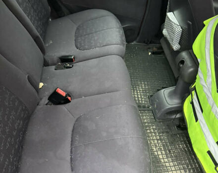 Красный Мерседес А класс, объемом двигателя 2 л и пробегом 211 тыс. км за 2200 $, фото 6 на Automoto.ua