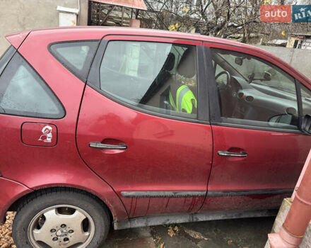 Красный Мерседес А класс, объемом двигателя 2 л и пробегом 211 тыс. км за 2200 $, фото 3 на Automoto.ua