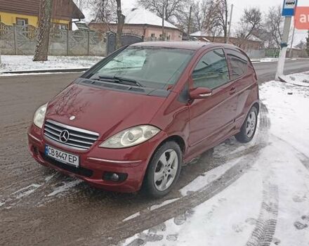 Красный Мерседес А класс, объемом двигателя 1.7 л и пробегом 252 тыс. км за 3000 $, фото 4 на Automoto.ua