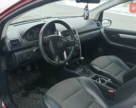 Красный Мерседес А класс, объемом двигателя 1.7 л и пробегом 252 тыс. км за 3000 $, фото 7 на Automoto.ua