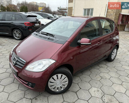 Красный Мерседес А класс, объемом двигателя 1.99 л и пробегом 300 тыс. км за 4900 $, фото 5 на Automoto.ua