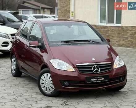 Красный Мерседес А класс, объемом двигателя 1.99 л и пробегом 300 тыс. км за 4900 $, фото 18 на Automoto.ua