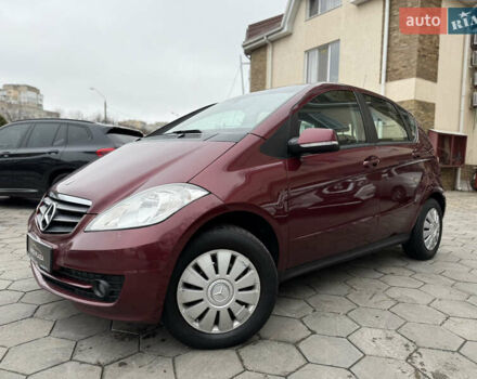 Красный Мерседес А класс, объемом двигателя 1.99 л и пробегом 300 тыс. км за 4900 $, фото 6 на Automoto.ua