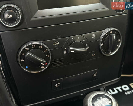 Красный Мерседес А класс, объемом двигателя 1.99 л и пробегом 300 тыс. км за 4900 $, фото 46 на Automoto.ua