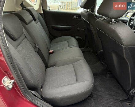 Красный Мерседес А класс, объемом двигателя 1.99 л и пробегом 300 тыс. км за 4900 $, фото 32 на Automoto.ua