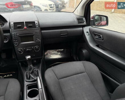 Красный Мерседес А класс, объемом двигателя 1.99 л и пробегом 300 тыс. км за 4900 $, фото 40 на Automoto.ua