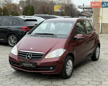 Красный Мерседес А класс, объемом двигателя 1.99 л и пробегом 300 тыс. км за 4900 $, фото 4 на Automoto.ua