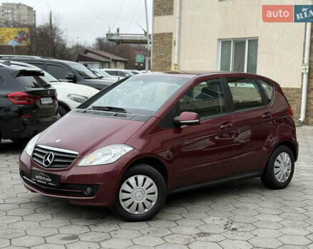 Красный Мерседес А класс, объемом двигателя 1.99 л и пробегом 300 тыс. км за 4900 $, фото 9 на Automoto.ua