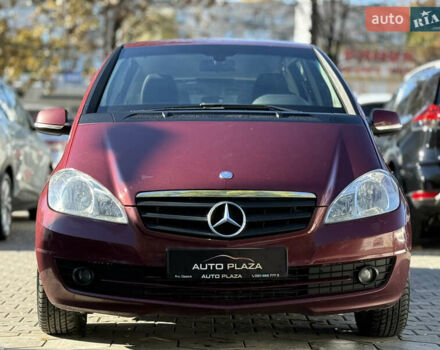 Мерседес А клас 2009 у Одесі на Automoto.ua Червоний Мерседес А клас, об'ємом двигуна 1.99 л та пробігом 300 тис. км за 5500 $, фото 2 на Automoto.ua