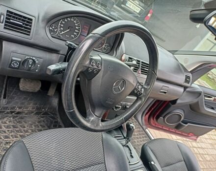 Красный Мерседес А класс, объемом двигателя 1.7 л и пробегом 155 тыс. км за 6900 $, фото 6 на Automoto.ua