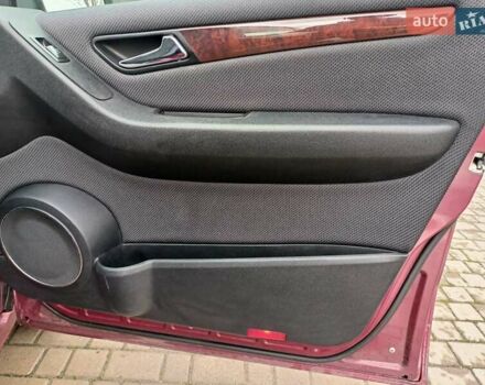 Красный Мерседес А класс, объемом двигателя 1.7 л и пробегом 155 тыс. км за 6600 $, фото 16 на Automoto.ua