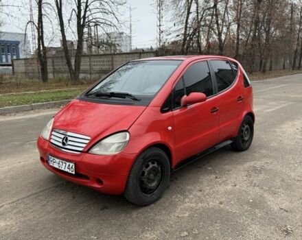 Красный Мерседес А класс, объемом двигателя 1.6 л и пробегом 200 тыс. км за 1200 $, фото 1 на Automoto.ua