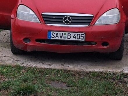 Красный Мерседес А класс, объемом двигателя 0 л и пробегом 300 тыс. км за 1000 $, фото 1 на Automoto.ua