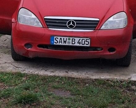 Червоний Мерседес А клас, об'ємом двигуна 0 л та пробігом 300 тис. км за 1000 $, фото 1 на Automoto.ua