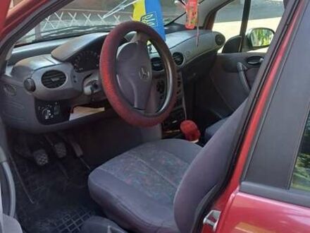 Мерседес А клас 1999 у Житомирі на Automoto.ua Червоний Мерседес А клас, об'ємом двигуна 1.69 л та пробігом 250 тис. км за 3550 $, фото 1 на Automoto.ua