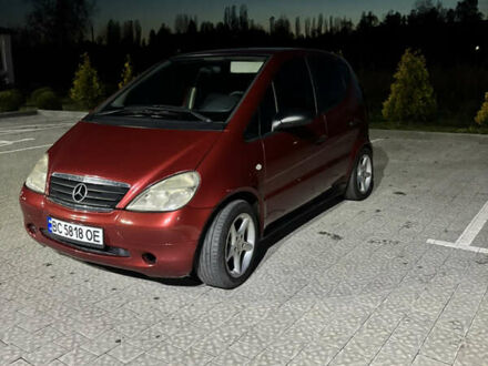 Красный Мерседес А класс, объемом двигателя 1.6 л и пробегом 240 тыс. км за 3100 $, фото 1 на Automoto.ua