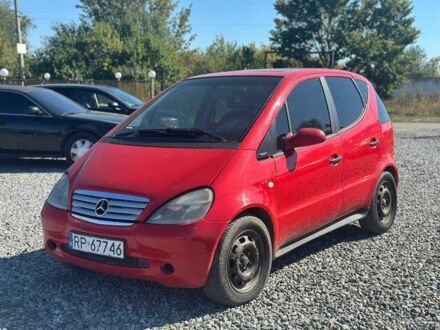 Мерседес А класс 2001 в Харькове на Automoto.ua Красный Мерседес А класс, объемом двигателя 1.4 л и пробегом 200 тыс. км за 1500 $, фото 1 на Automoto.ua