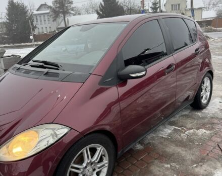 Красный Мерседес А класс, объемом двигателя 2 л и пробегом 321 тыс. км за 4000 $, фото 1 на Automoto.ua