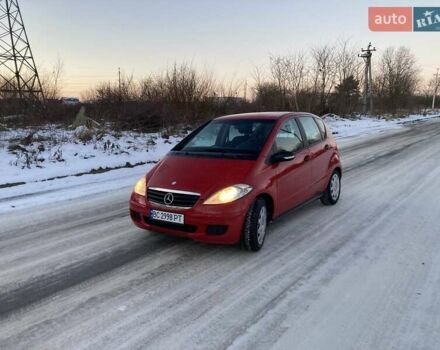 Красный Мерседес А класс, объемом двигателя 2.04 л и пробегом 191 тыс. км за 3800 $, фото 1 на Automoto.ua
