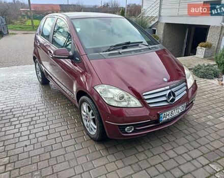 Красный Мерседес А класс, объемом двигателя 1.7 л и пробегом 155 тыс. км за 6600 $, фото 1 на Automoto.ua