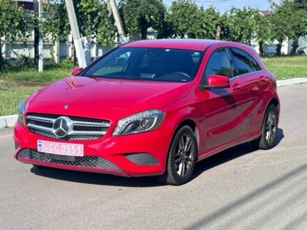 Мерседес А класс 2014 в Броварах на Automoto.ua Красный Мерседес А класс, объемом двигателя 1.6 л и пробегом 74 тыс. км за 13500 $, фото 1 на Automoto.ua