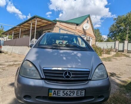 Серый Мерседес А класс, объемом двигателя 1.4 л и пробегом 200 тыс. км за 2500 $, фото 1 на Automoto.ua