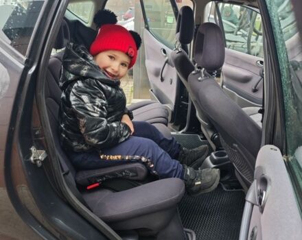 Серый Мерседес А класс, объемом двигателя 1.4 л и пробегом 250 тыс. км за 3500 $, фото 3 на Automoto.ua